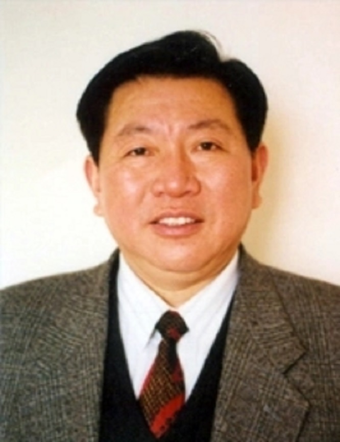  p>陈晖,男,汉族,1952年8月生,江西 a target="_blank" href="/item