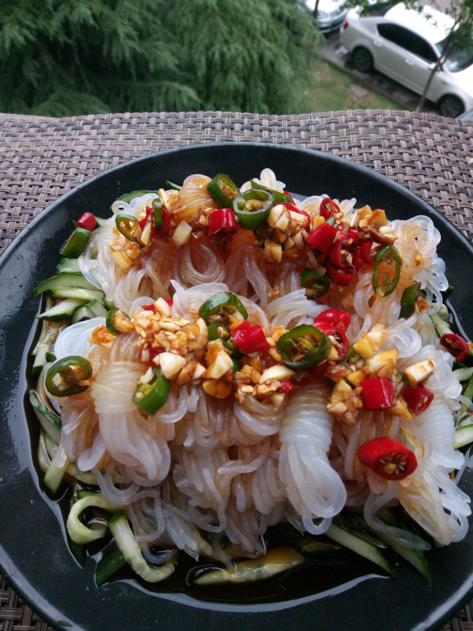  p>凉拌魔芋结是一道菜肴,主要原料有魔芋结,小黄瓜,主要辅料/调料有