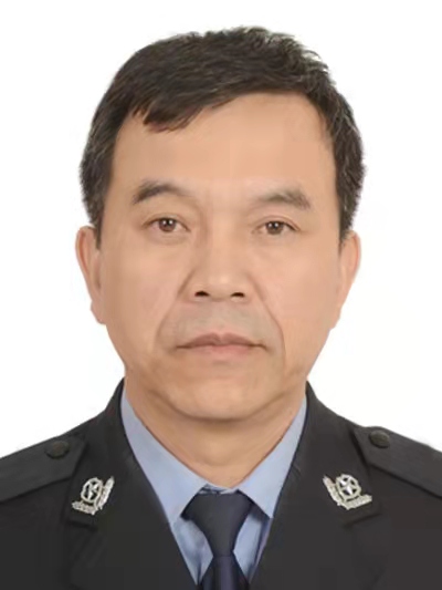 曾任内蒙古自治区乌兰察布市商都县人民政府副县长,公安局局长 /p>