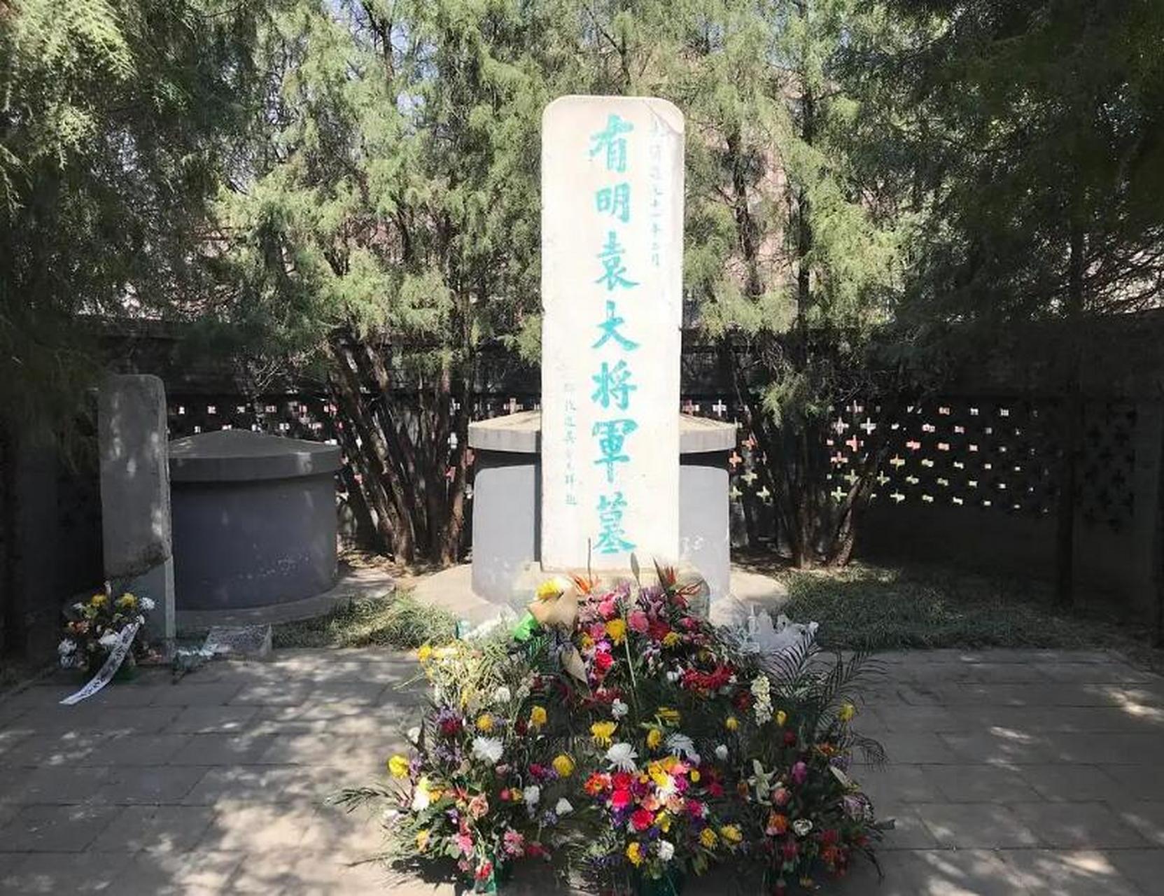 袁崇焕墓和祠