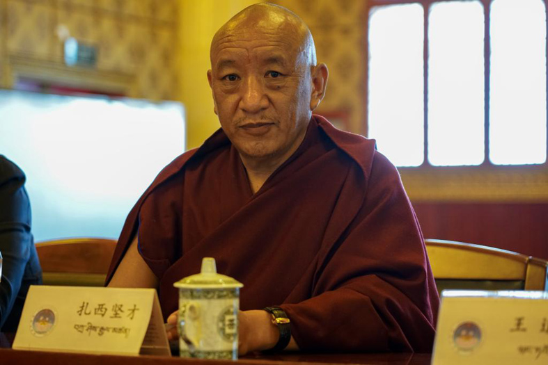 现任第十四届全国政协委员,中国佛教协会副会长,拉萨色拉寺管委会副