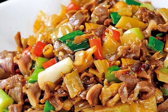 大蒜苗清炒鸡杂