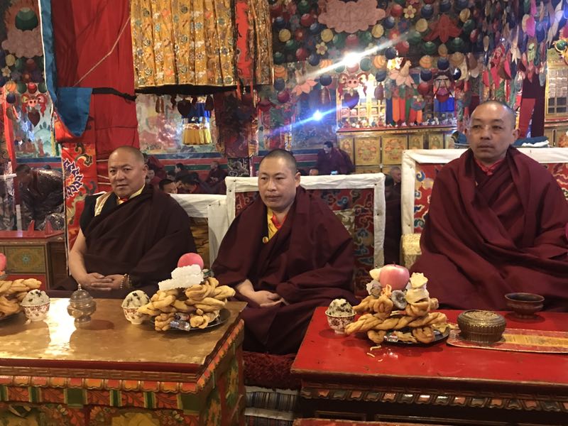  p data-id="t82uchmqkuod">查仓本洛占堆仁波切,楚布寺佛学院院长.