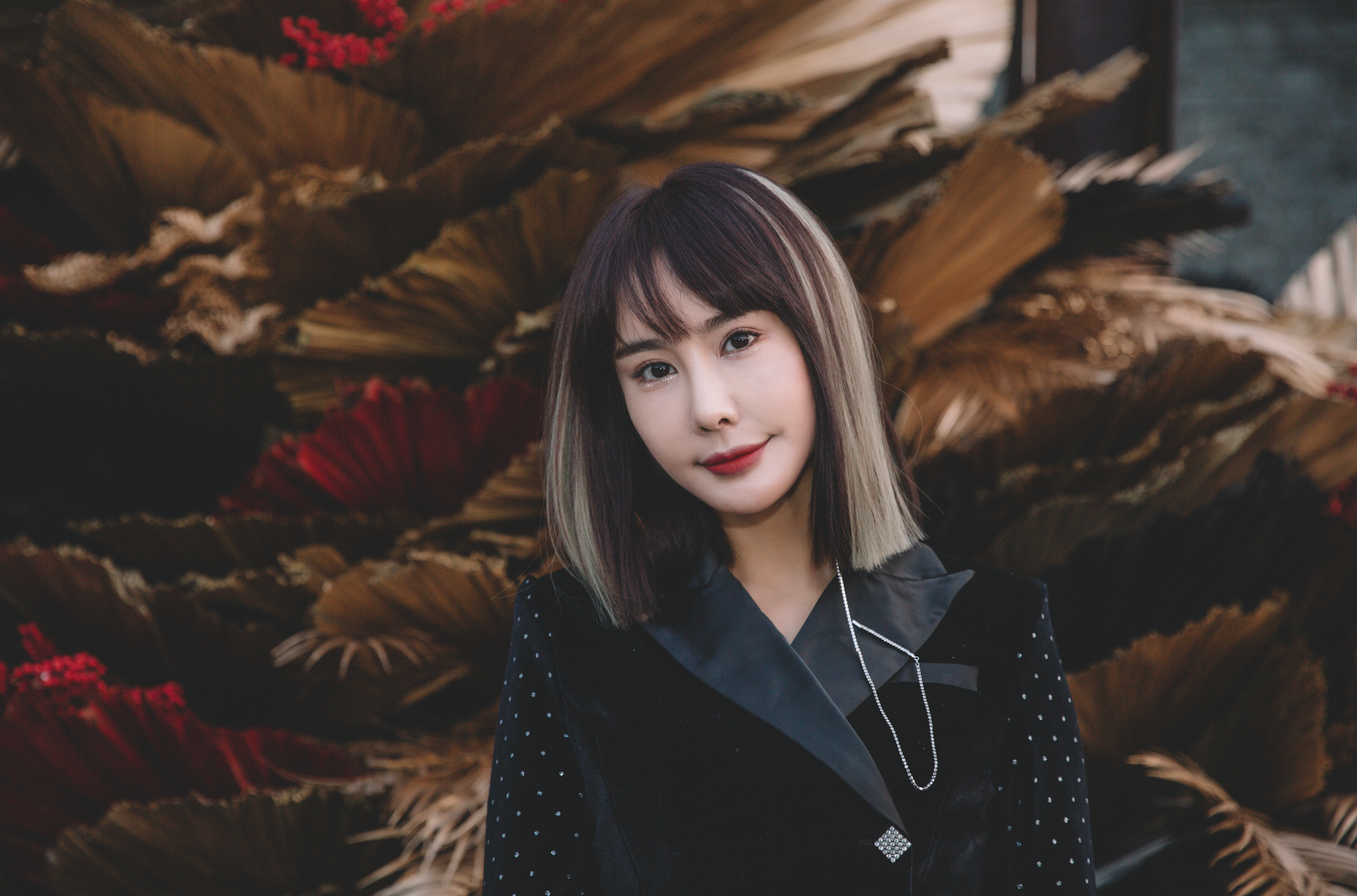  p>胡潇悦 i>(原名:胡雯月) /i>,出生于江苏