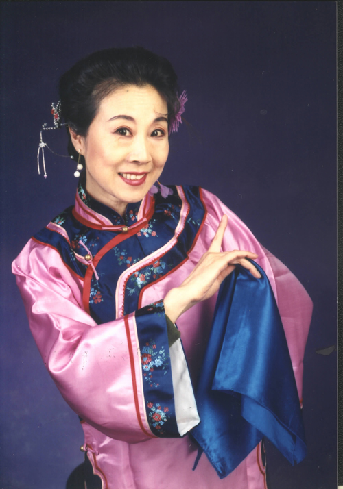  p>顾芗,原名顾龙英,1953年1月25日生于上海,幼年随父母移居江苏苏州 