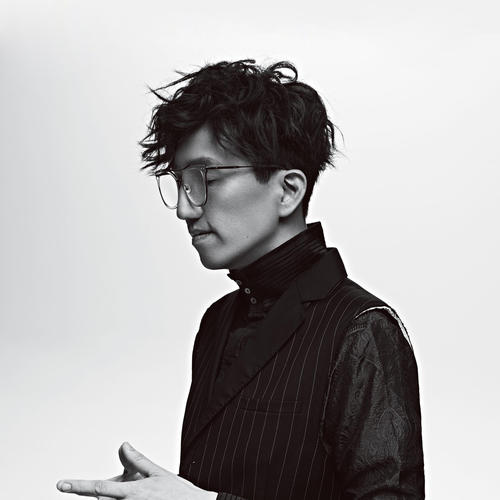  p>《漂鸟》词曲创作人是詹兆源.