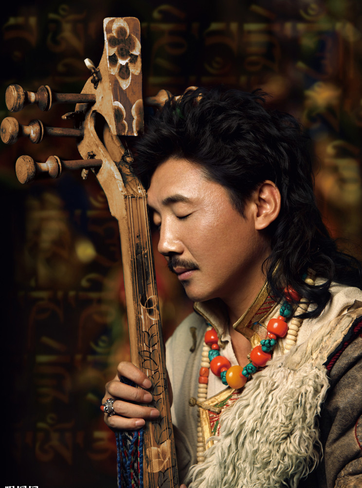  p>《阿咪罗罗》是 a target="_blank" href="/item/容中尔甲/9391441