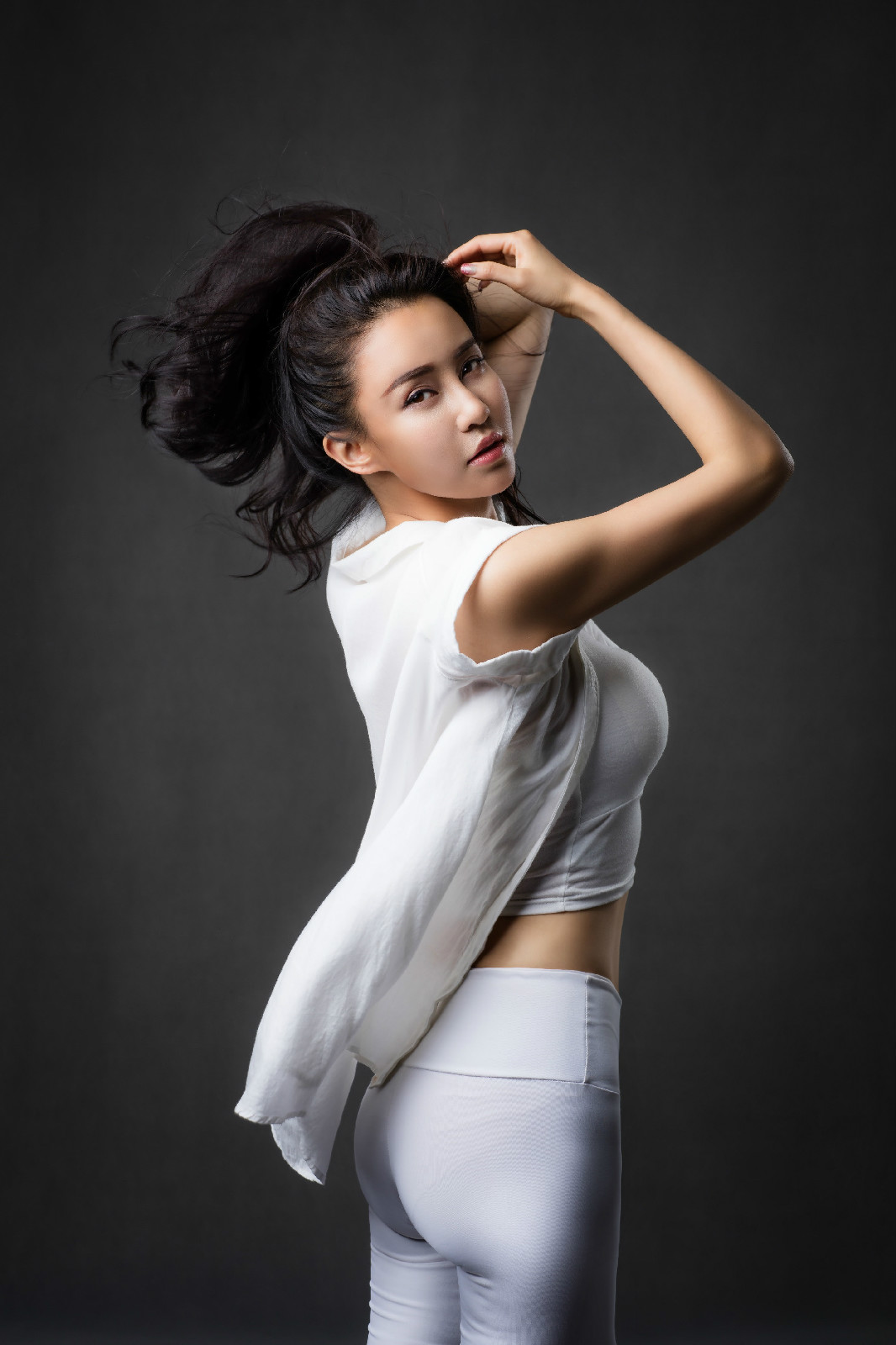  p>母其弥雅 i>(miya) /i>,1987年5月24日出生于云南省楚雄彝族自治州