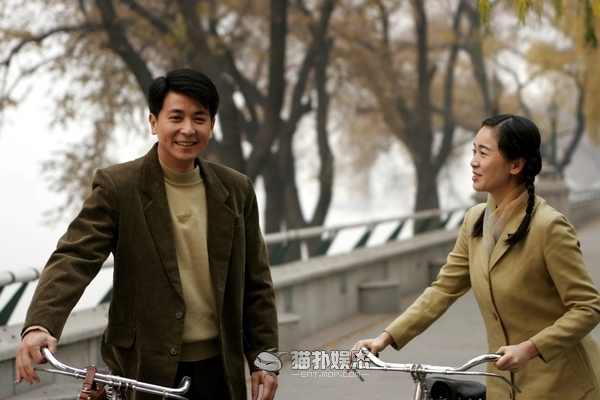 《红莓花儿开》是由中央电视台中国电视剧