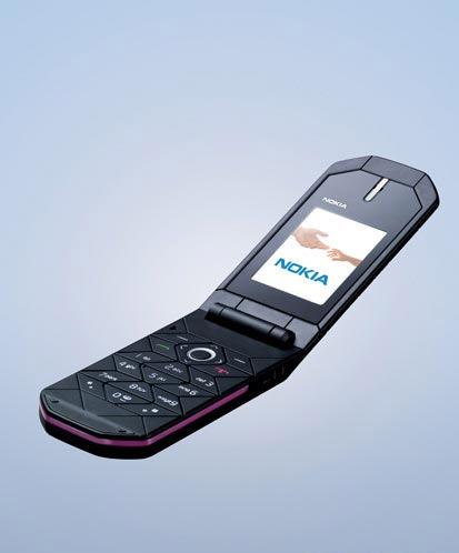 7070是诺基亚公司于2008年7月推出的一款采用s40操作平台的时尚手机