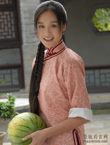  p>饶敏莉,1984年2月7日出生于重庆市,毕业于 a target="_blank" href