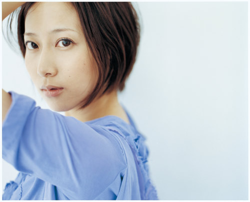  p>一青窈(ひとと よう,hitoto yo),本名颜窈,1976年9月20日出生于