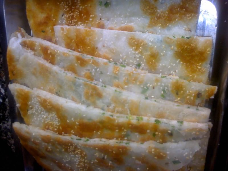  p>千层饼,又叫"瓤子饼",是山东 a target="_blank" href="/item/东平