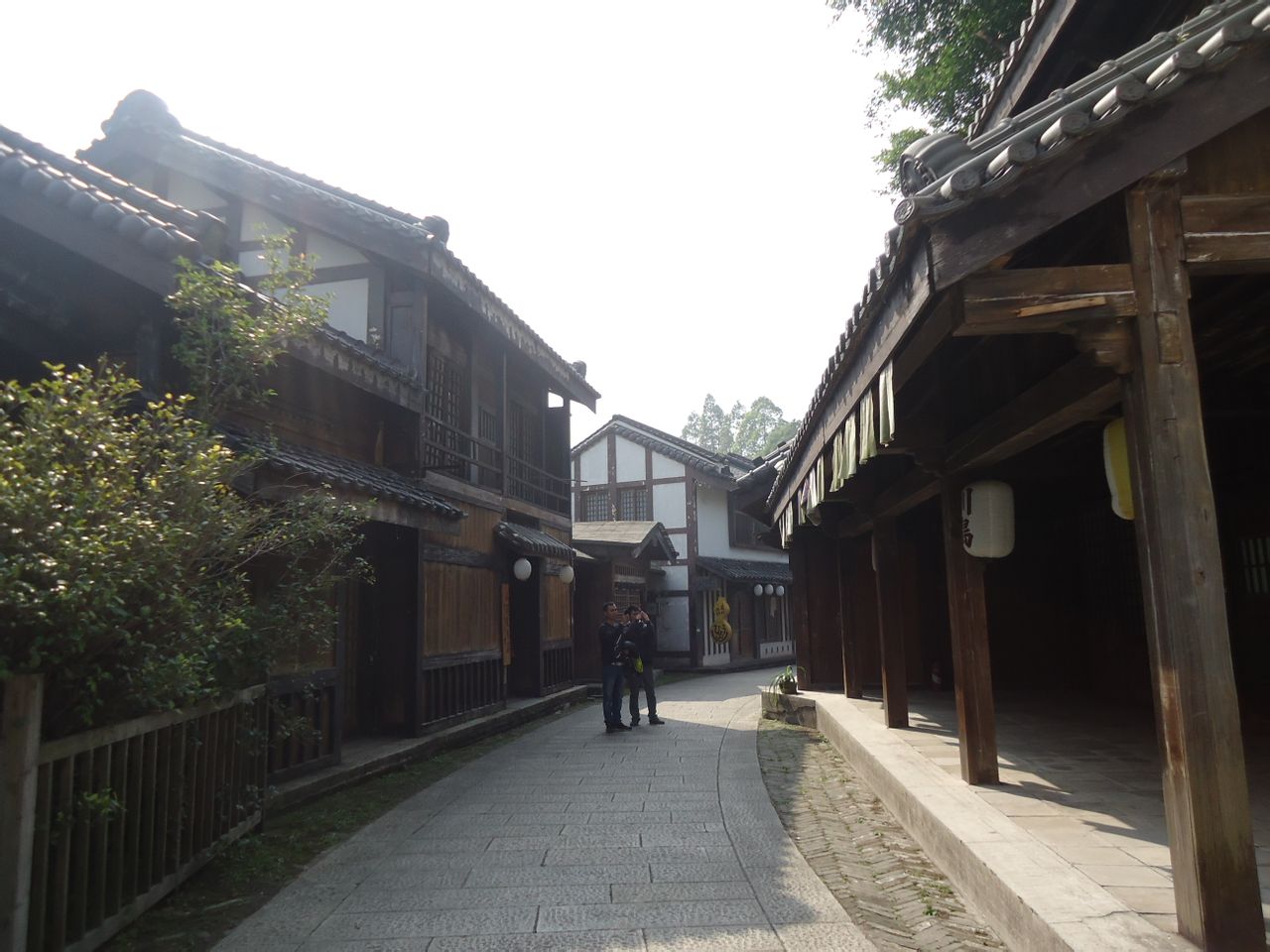  p>中山影视基地位于广东省中山市翠亨村,为中国十大影视基地之一.