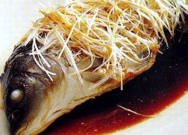 葱香鲤鱼