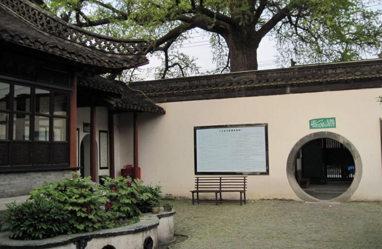  p data-id="gnbsblttjy">仙鹤寺,中国伊斯兰教著名清真寺,又称"清白