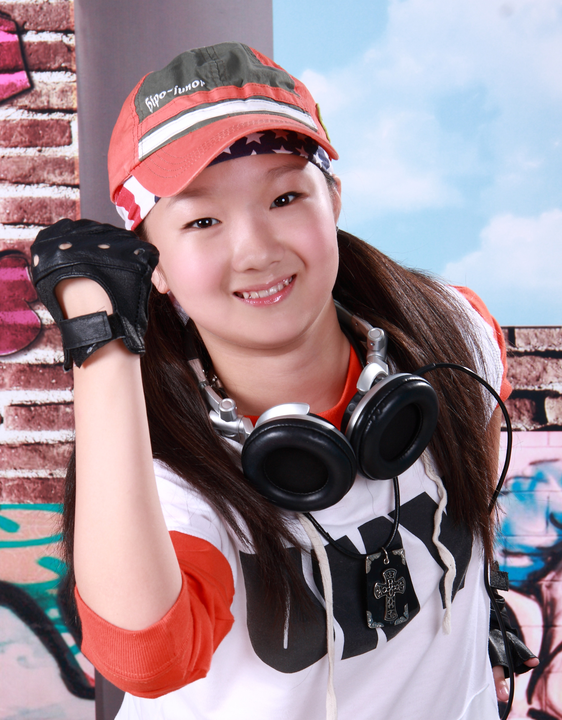  p data-id="gnwgkl6gi3">陈彦颖,女,上海中学生.