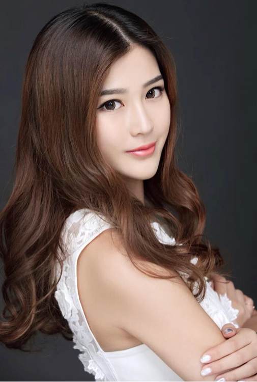  p>张漠寒,女,1992年8月6日出生于 a target="