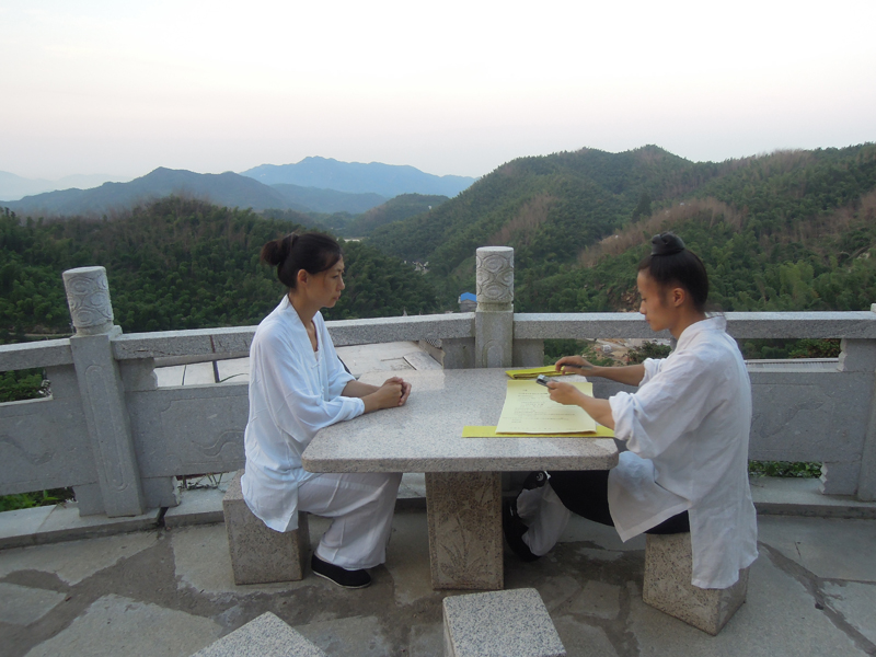 p>湘阴鹅形山华光道观修建在鹅形山风景区花石岩景区,由甘罗道长2010