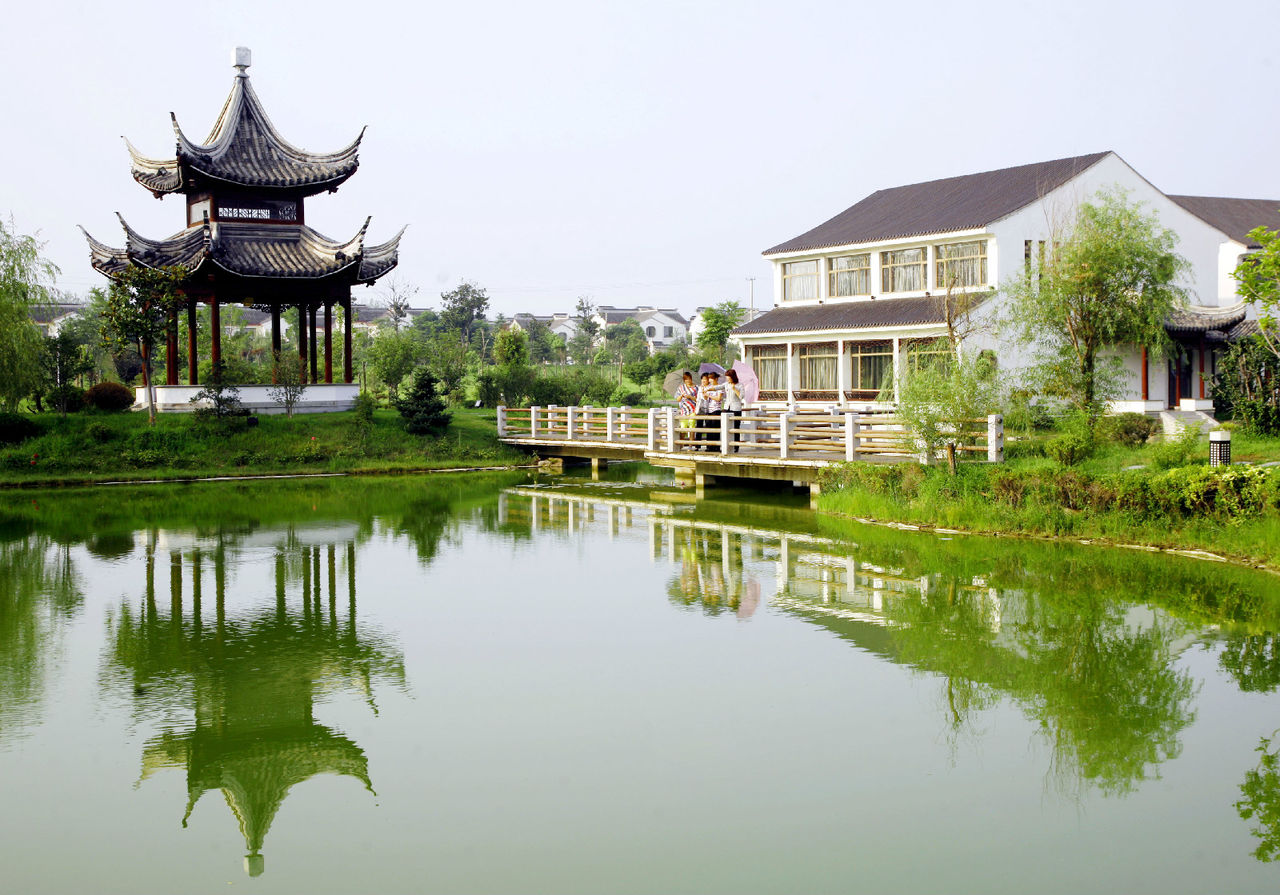  p>温泉镇,隶属于江苏省 a target="_blank" href="/item/连云港市