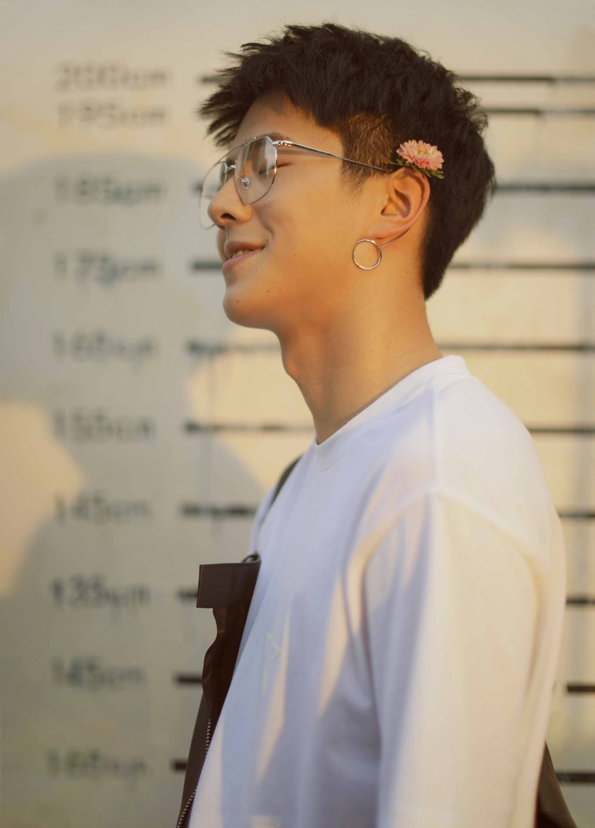  p>刘昊然,1997年10月10日出生于河南省平顶山市,中国内地男演员,毕业