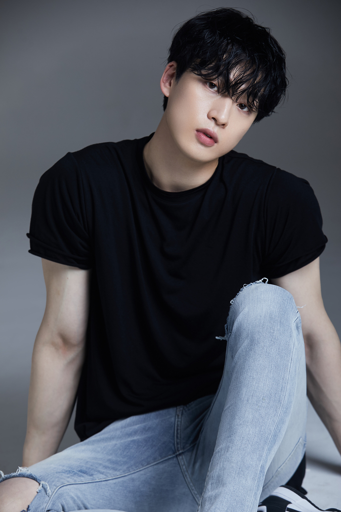  p>金江珉(         ),1995年8月17日出生于