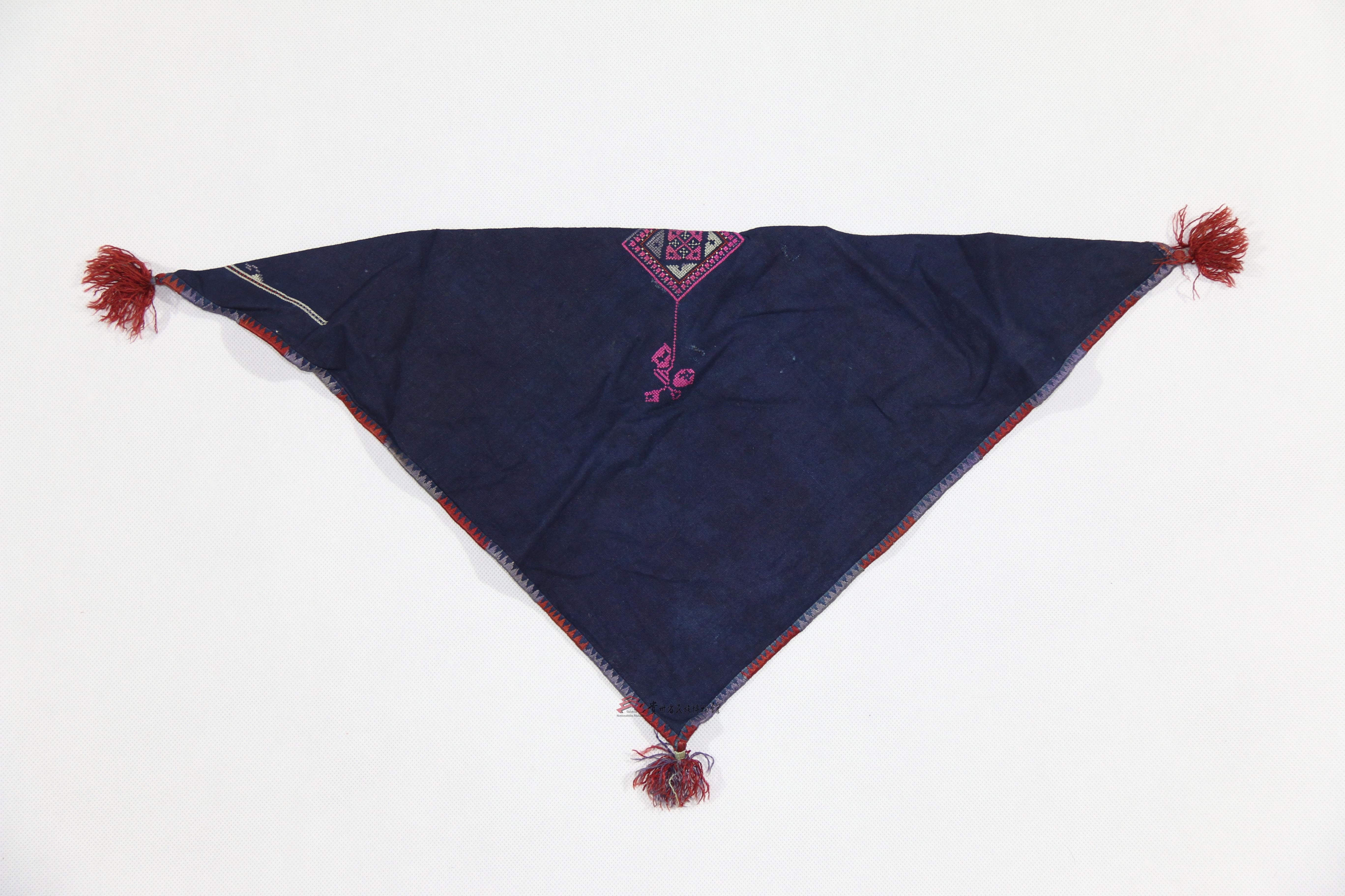 当代平坝苗族蓝布挑花几何纹流苏头帕