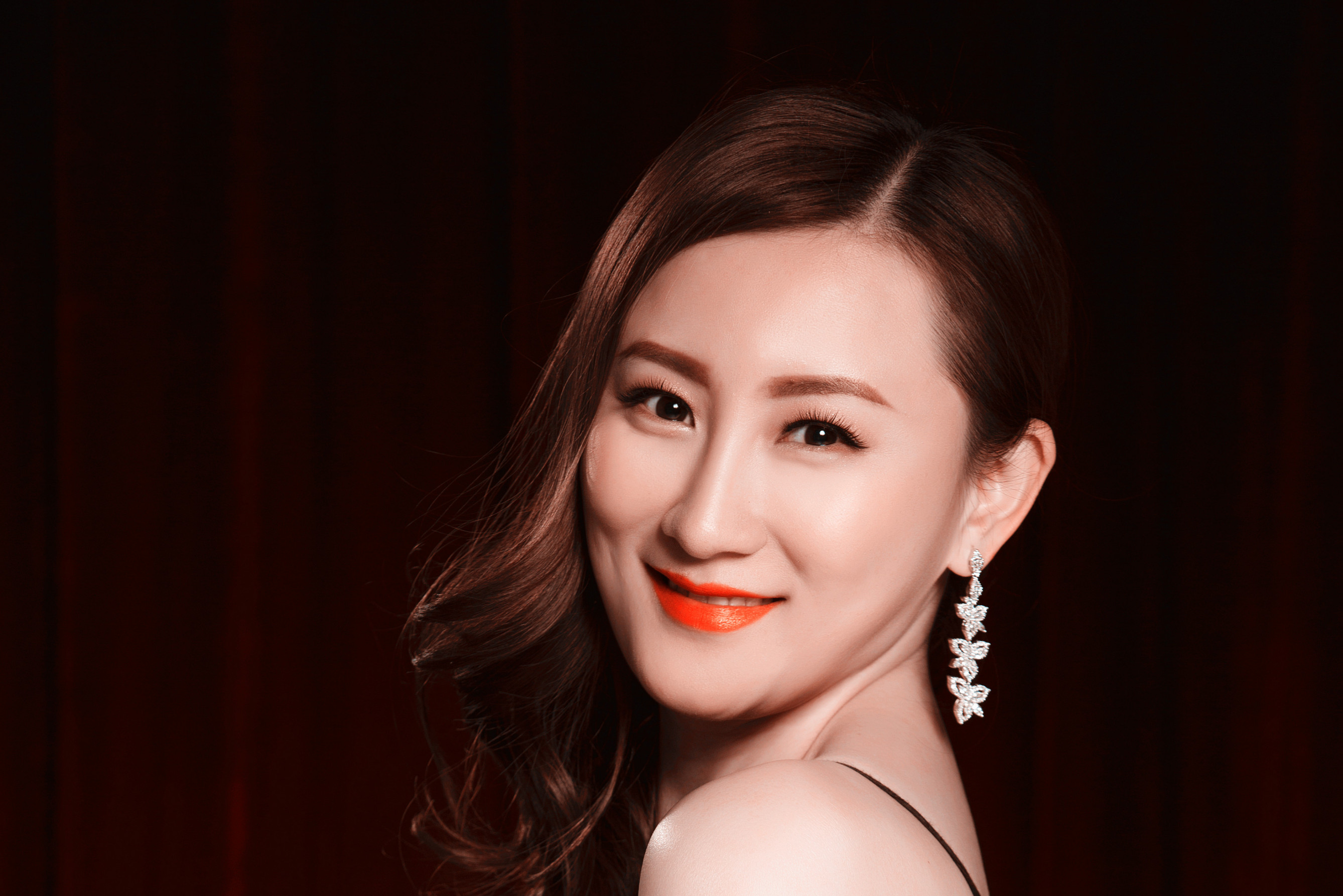 cctv2财经女主持人张静(cctv2财经女主持人张静个人资料)