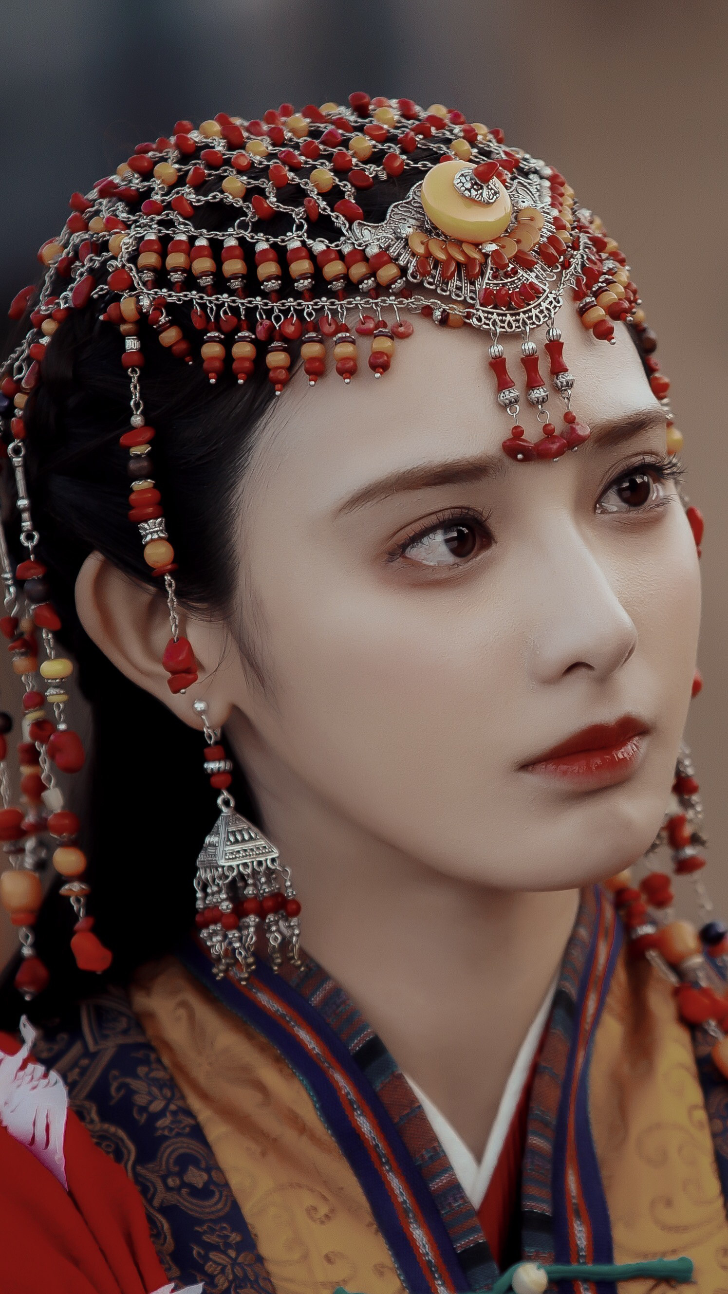 彭小苒(曾用名:彭晓冉,彭小冉),1990年12月3日出生于中国