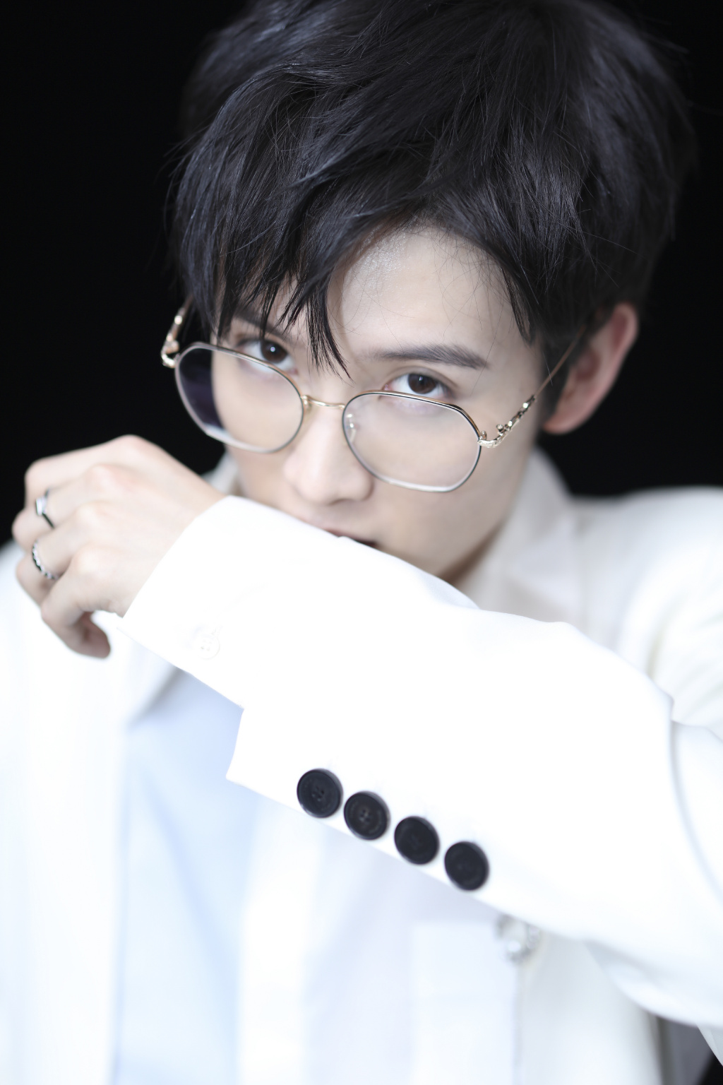 data-id="gncpaymr63">陈宥维,1998年7月7日出生于浙江省丽水市缙云县