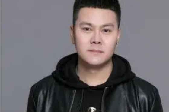  p>《别把爱情当游戏》由华语男歌手暴林2012年最新演唱.