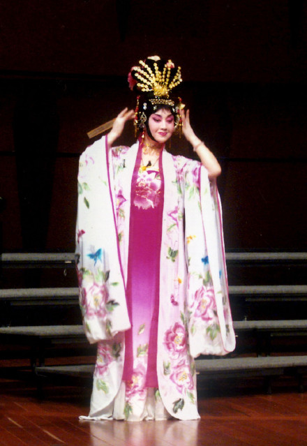  p>魏慧丽,1953年12月25日出生于山东省济南市,中国内地京剧旦行演员