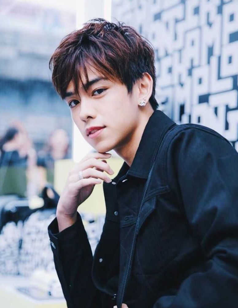  p>拉帕特·昂蒙查翁(third),1998年11月24日出生于泰国曼谷,毕业于 a