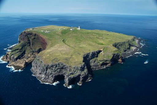  p>彭佳屿(官方英译:pengjia islet,又称:agincourt),又名草莱屿,大峙