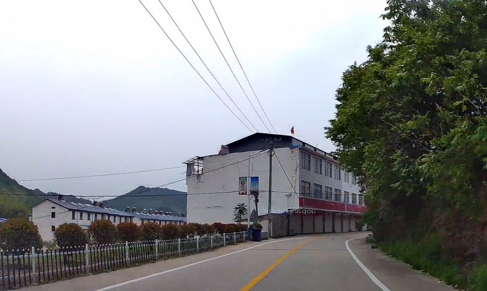  p>槐树湾乡,隶属于安徽省六安市金寨县,地处 a target="_blank" href