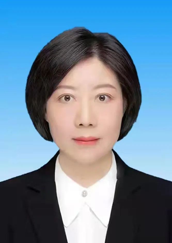  p data-id="gnbshqmtbu">雷纯,女,1977年12月生,陕西合阳人,2001年6