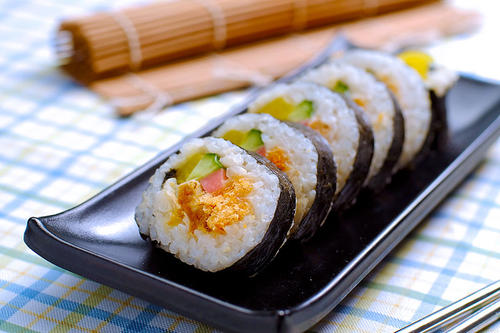  p>紫菜包饭是一道十分常见的 a target="_blank" href="/item/韩国