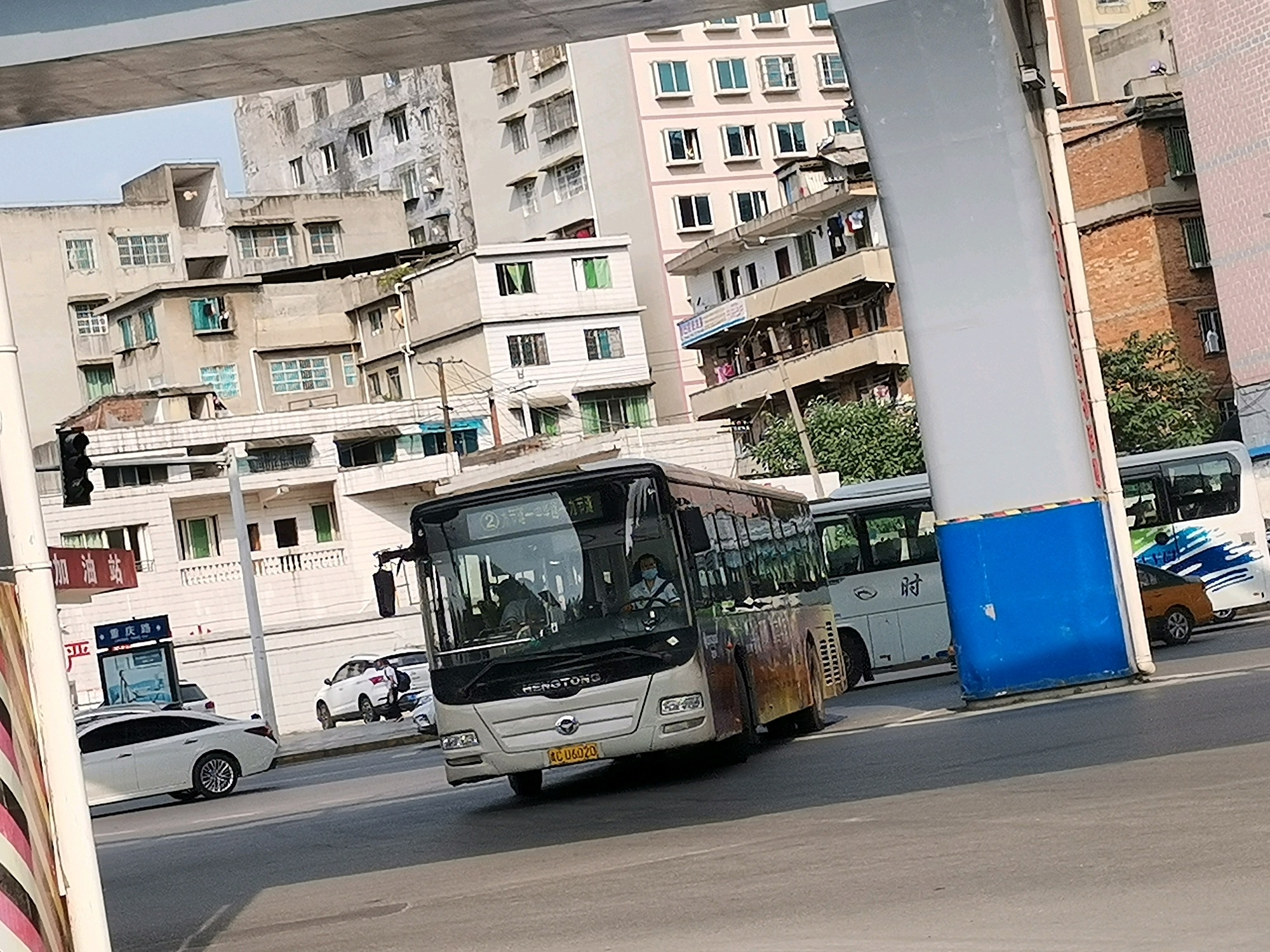 2 road)运营于遵义市红花岗区,汇川区,隶属遵义公交集团公交运营一