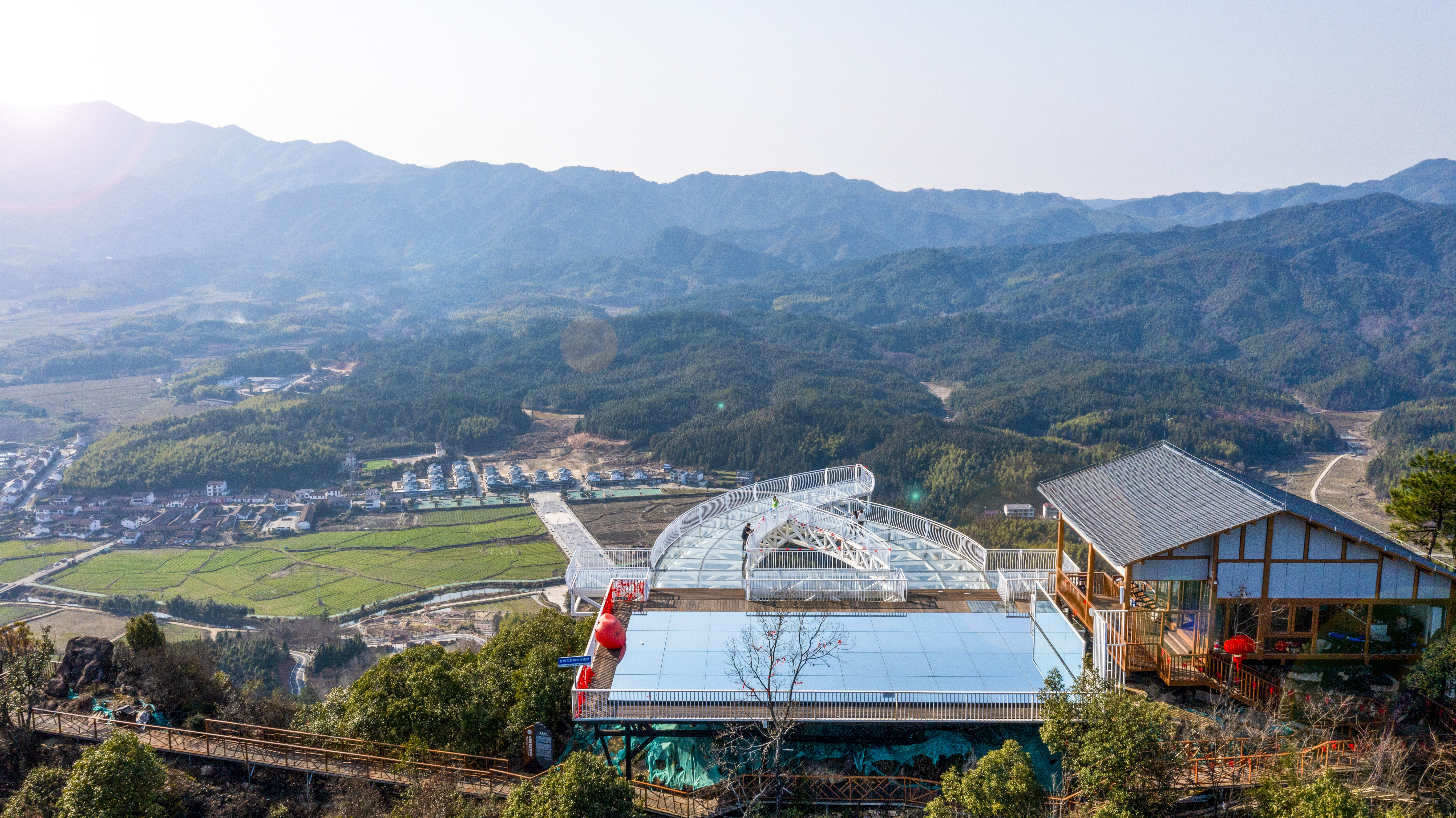  p data-id="tx31egr3gz4s">野狼谷景区,位于江西省抚州市资溪县乌石