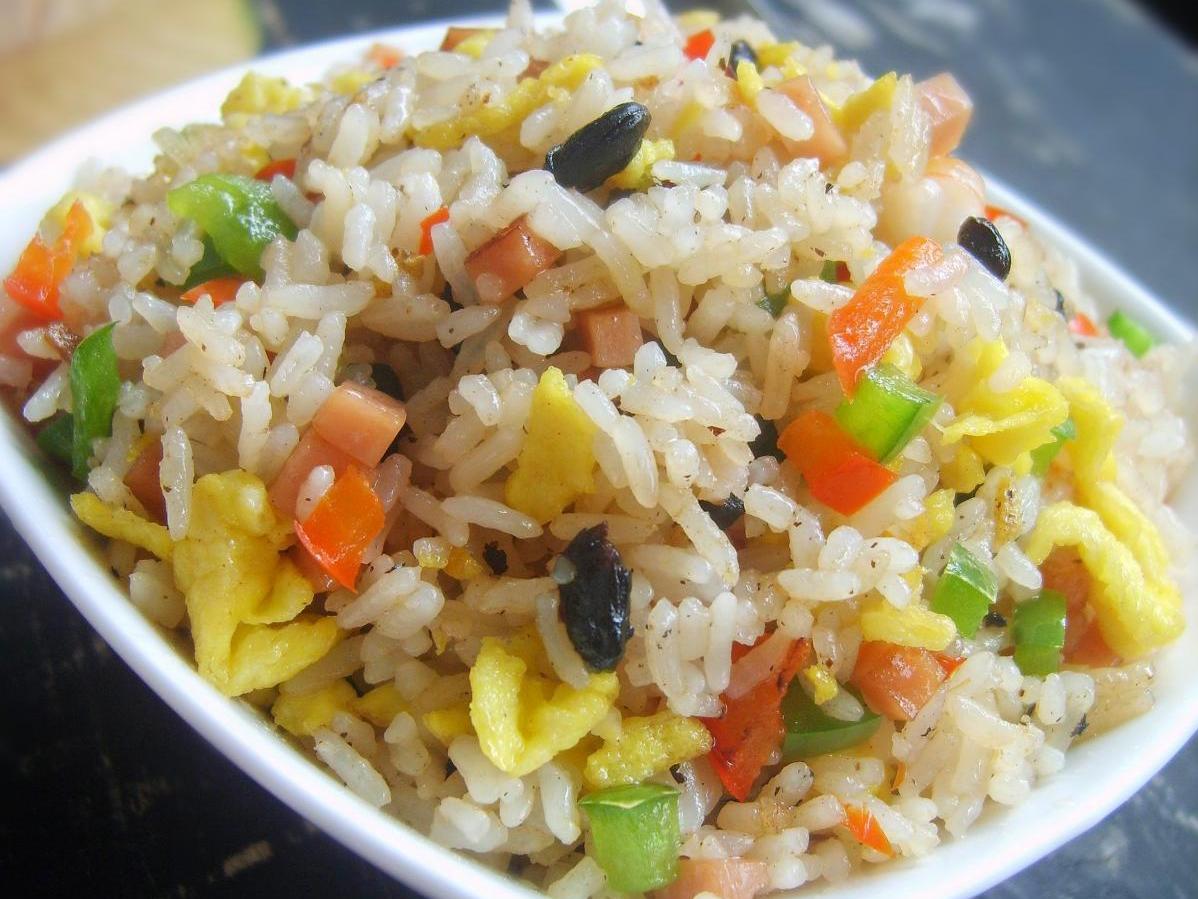  p data-id="gn8etc81ji">《姜豉炒饭》是一道中国民间传统家庭美食