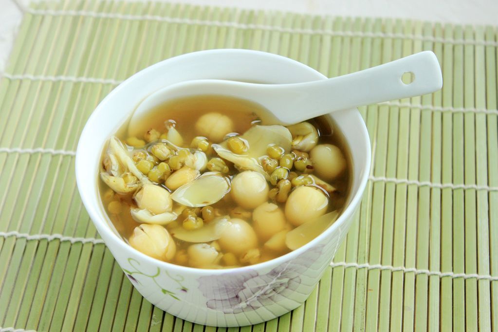 莲子绿豆薏米粥