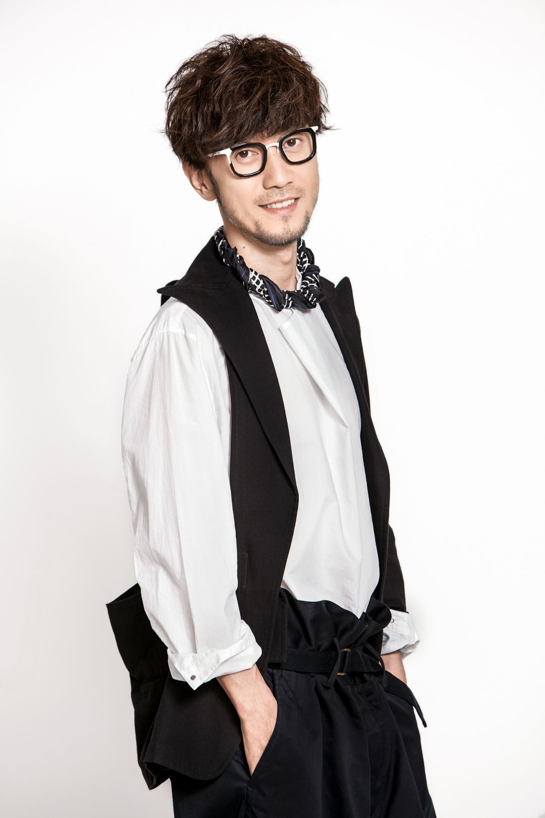  p>周传雄(steve chou),1969年6月7日生于台湾省台中市,祖籍湖北省