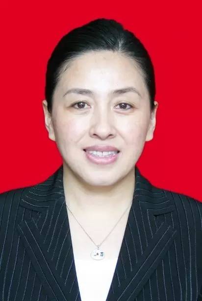  /p> p data-id="gnwyoyi29d">现任长春市宽城区教育局局长,党委书记.