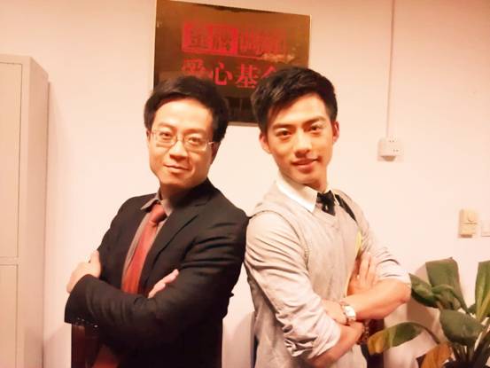  p data-id="gnvek5e32q">秋晨,男,祖籍吉林省白山市江源区,主持人