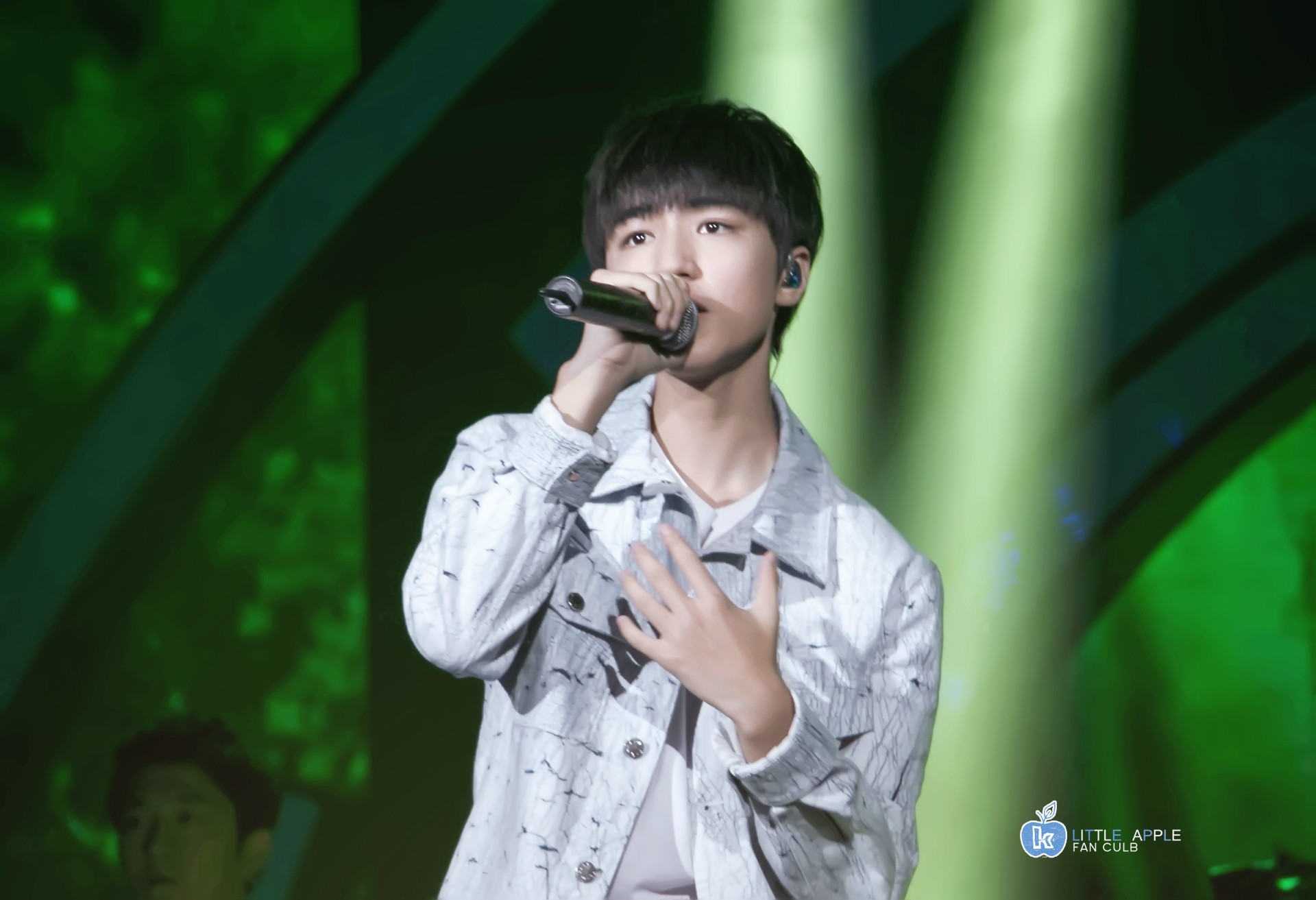  p>王俊凯,1999年9月21日出生于重庆市,中国内地流行乐男歌手,影视