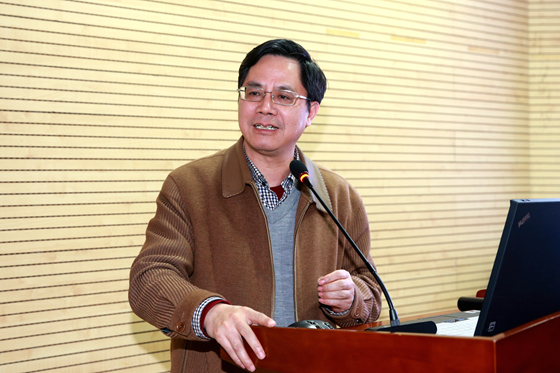  p>肖波,男,出生于湖南洞口,教授, a target="