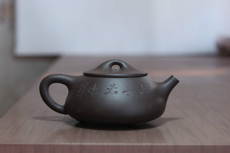  p>孙永才,1984年生于陶都宜兴,中国工艺美术学会会员,中国紫砂协会