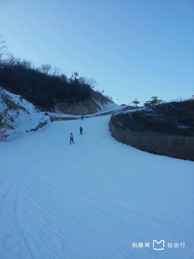 data-lemmaid="125712">洛阳 /a>伏牛山滑雪度假乐园位于 a target="