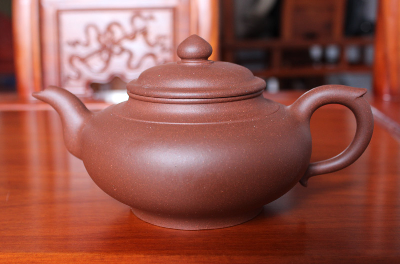 主要有名的同名人物有:徐娟,女,高级紫砂工艺师,中国工艺美术学会会员