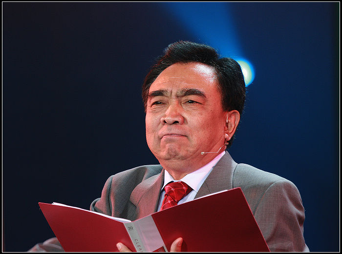  p>鲍国安,1946年6月4日(农历五月初五)出生于天津, a target="_blank